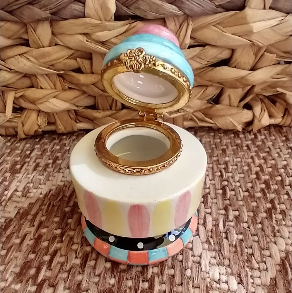 COPY - Ceramic Keepsave Box - Picture 4 of 7